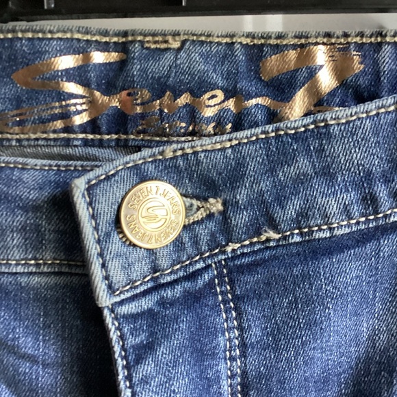 Seven 7 NWT Jean Shorts 14 the Weekend easy fit raw hem Short Mid-Rise Denim - Picture 4 of 10